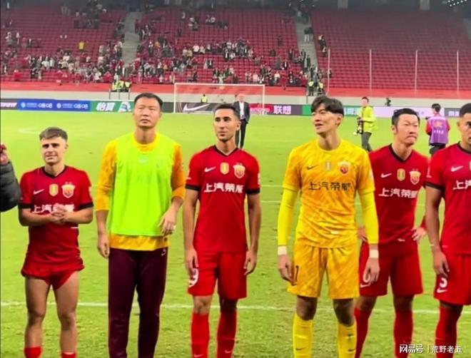 开云体育包含今晚突围战来临，上海海港围绕亚冠遗憾出局，更衣室稳定，数据趋势出现新变化的词条