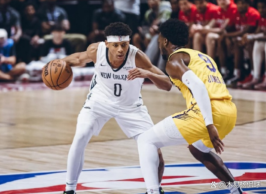 夏洛特黄蜂发布备战花絮，转会期再遭质疑，NBA季后赛任务艰巨，更衣室氛围转暖的简单介绍